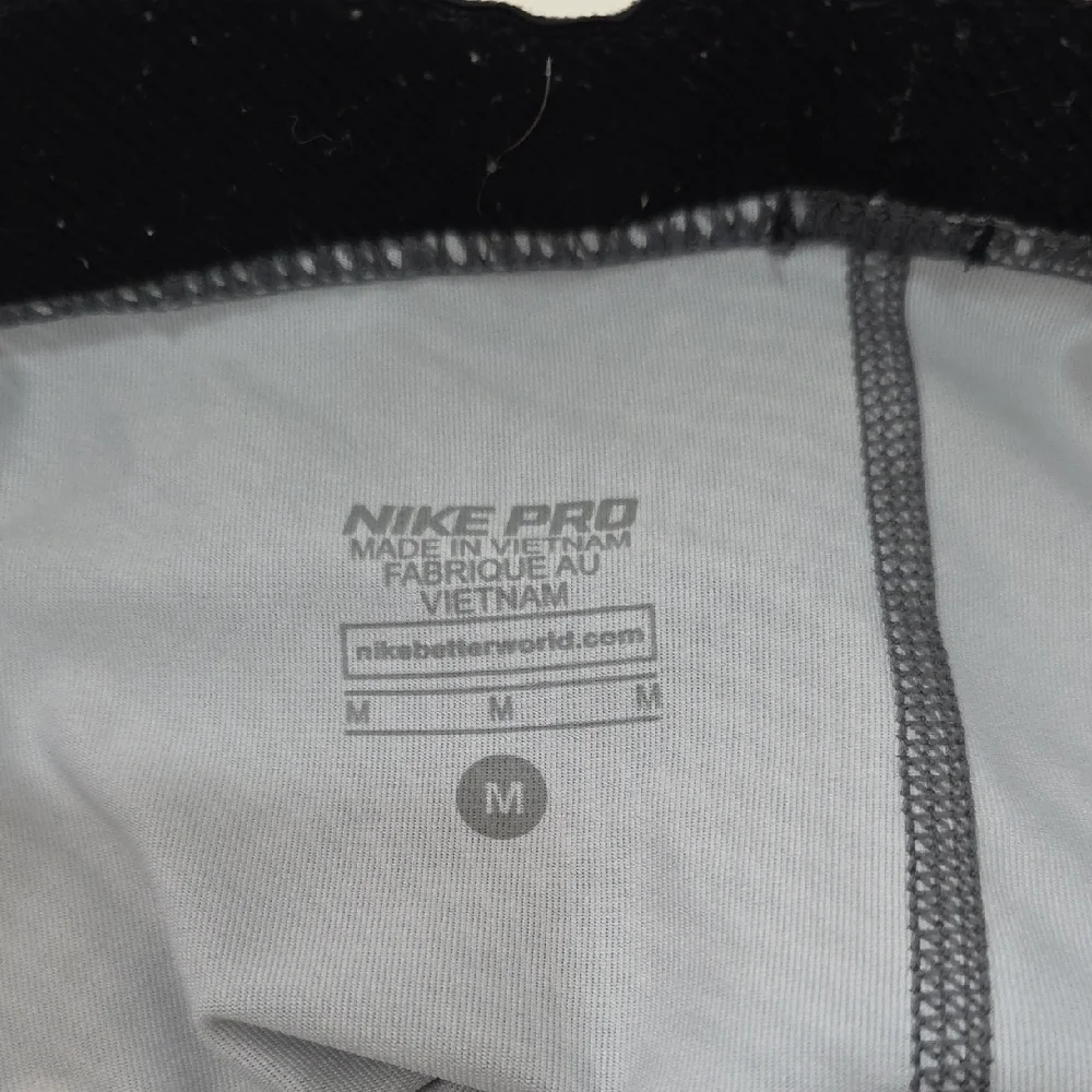Nike Pro Hypercool Frequency Capri Leggings Black Gray Women Size Medium Gymcore